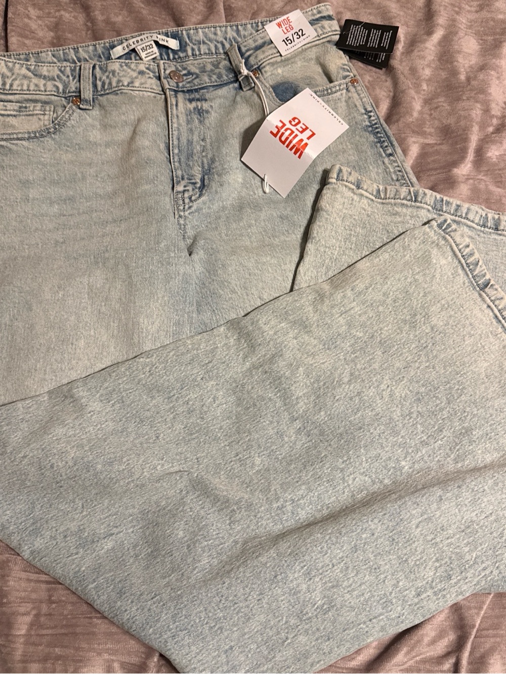 Wide Leg Men’s Jeans in Light Acid Wash - Unbranded